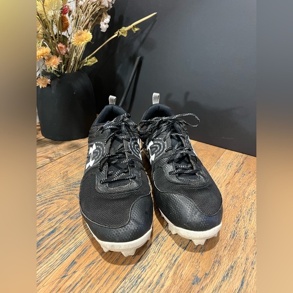 🖤Under Armour Women’s Soccer Cleats — Size 9.5 (US) | Black & White🖤 - Picture 4 of 10